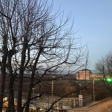 شقة Il Borgo Antico: Vista Su Reggia Di فيناريا ريالي المظهر الخارجي الصورة
