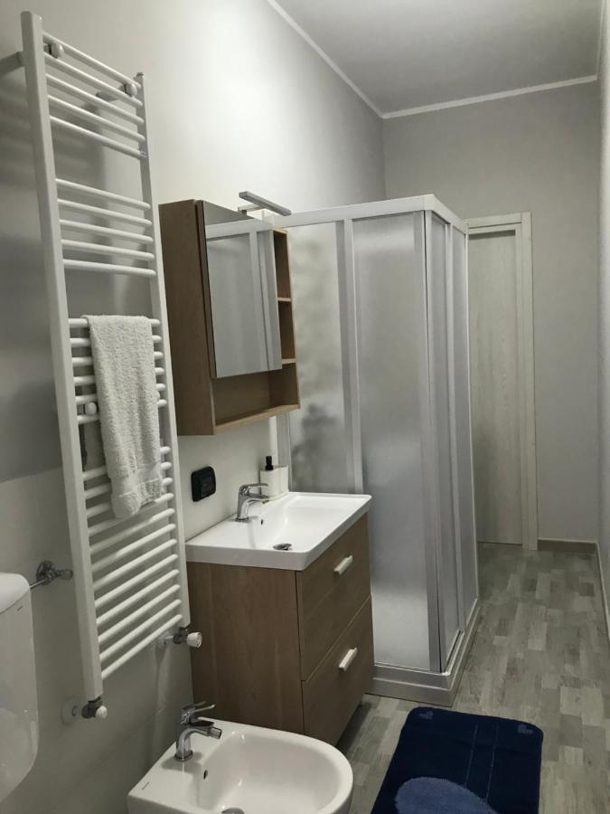 شقة Il Borgo Antico: Vista Su Reggia Di فيناريا ريالي المظهر الخارجي الصورة