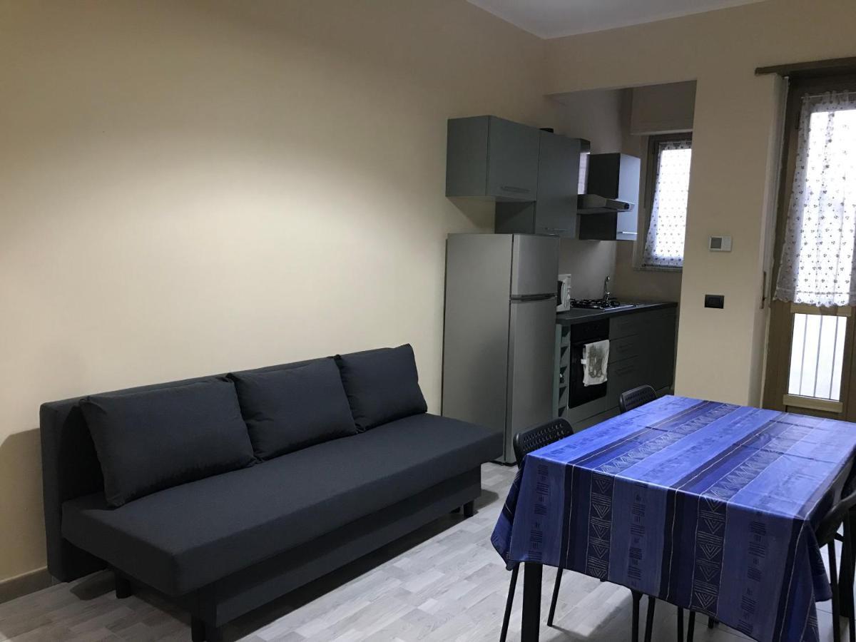 شقة Il Borgo Antico: Vista Su Reggia Di فيناريا ريالي المظهر الخارجي الصورة