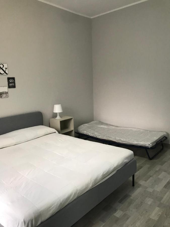 شقة Il Borgo Antico: Vista Su Reggia Di فيناريا ريالي المظهر الخارجي الصورة