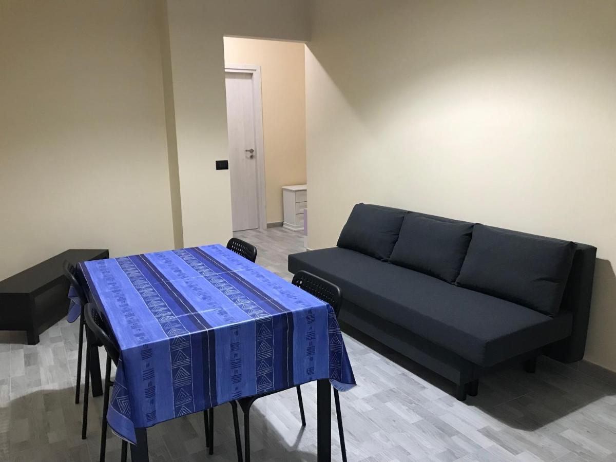 شقة Il Borgo Antico: Vista Su Reggia Di فيناريا ريالي المظهر الخارجي الصورة