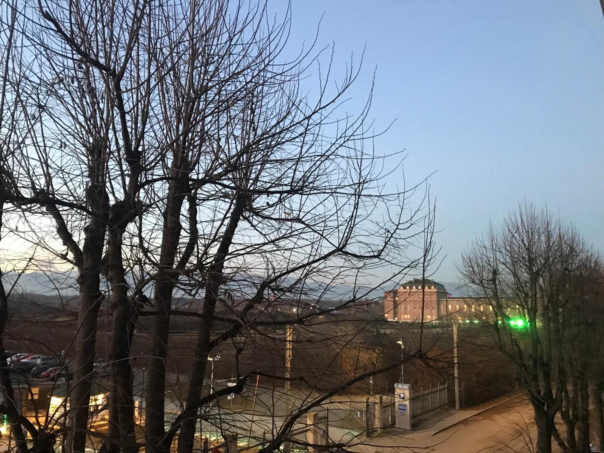 شقة Il Borgo Antico: Vista Su Reggia Di فيناريا ريالي المظهر الخارجي الصورة
