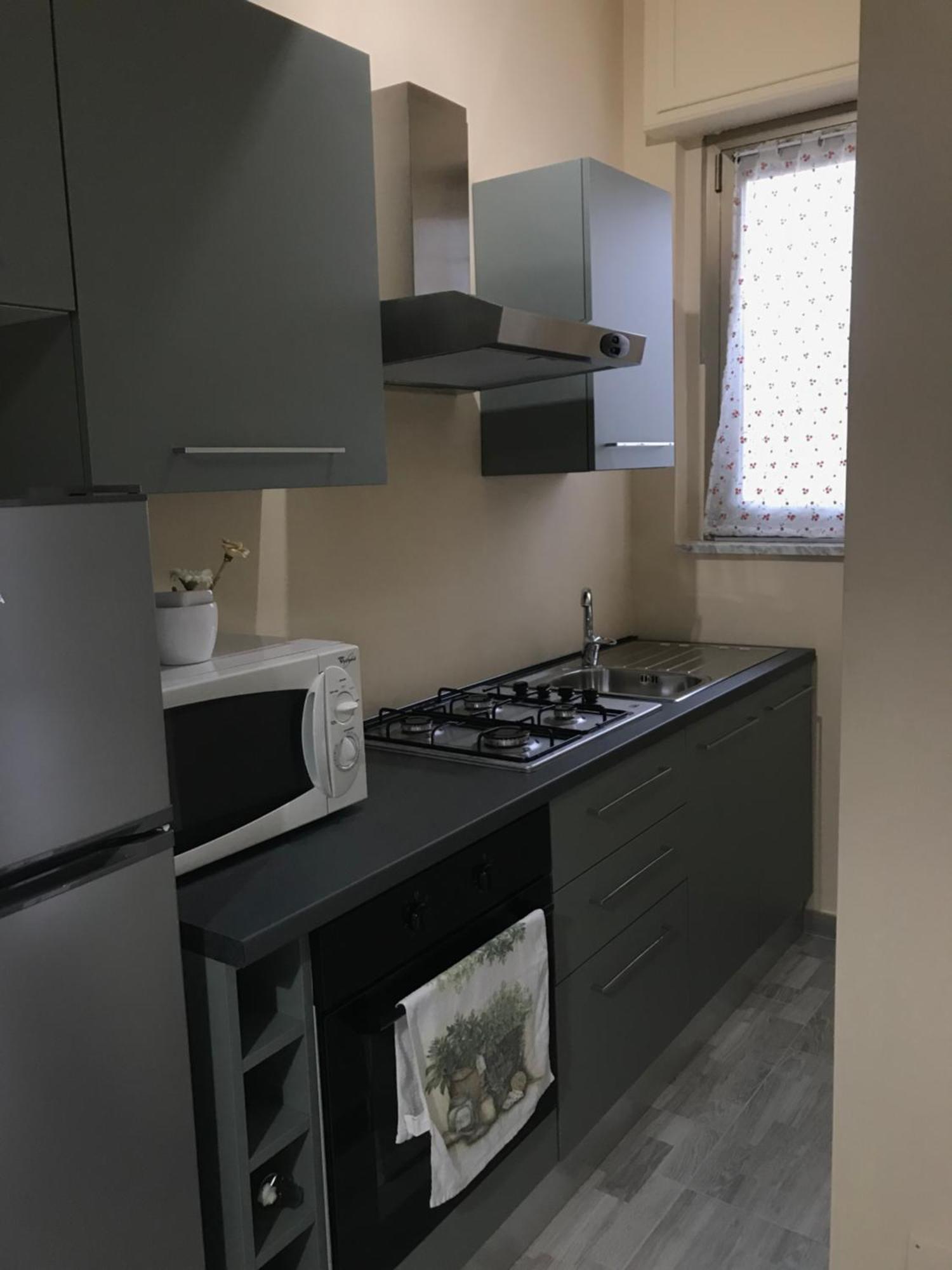 شقة Il Borgo Antico: Vista Su Reggia Di فيناريا ريالي المظهر الخارجي الصورة